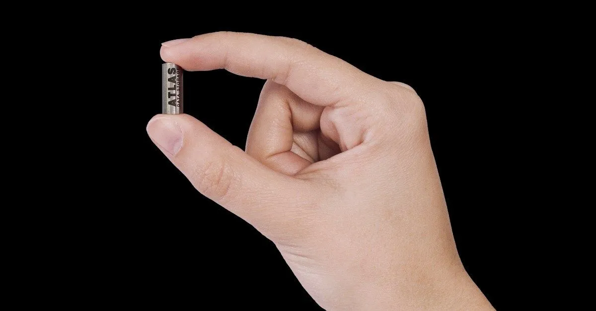世界初のDNAデータストレージ「Atlas Eon 100」が発表：シリコンから生体分子へ、記録媒体のパラダイムシフト