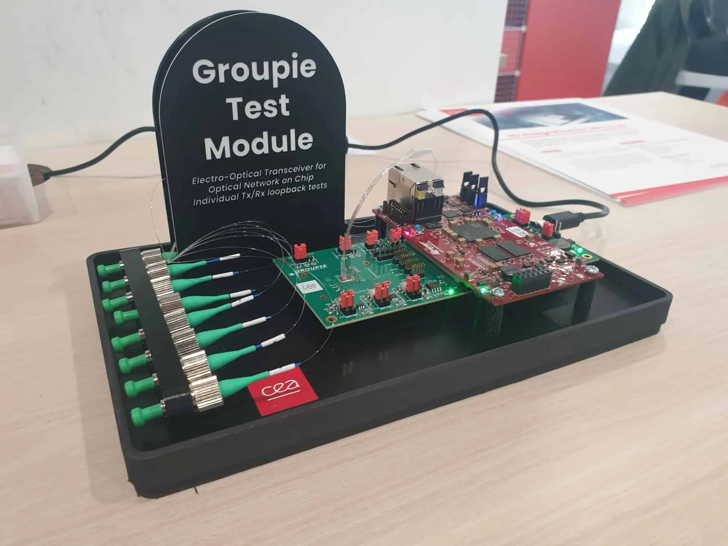 CEA-Letiが次世代チップレット接続技術となりうる光学インターポーザーを開発