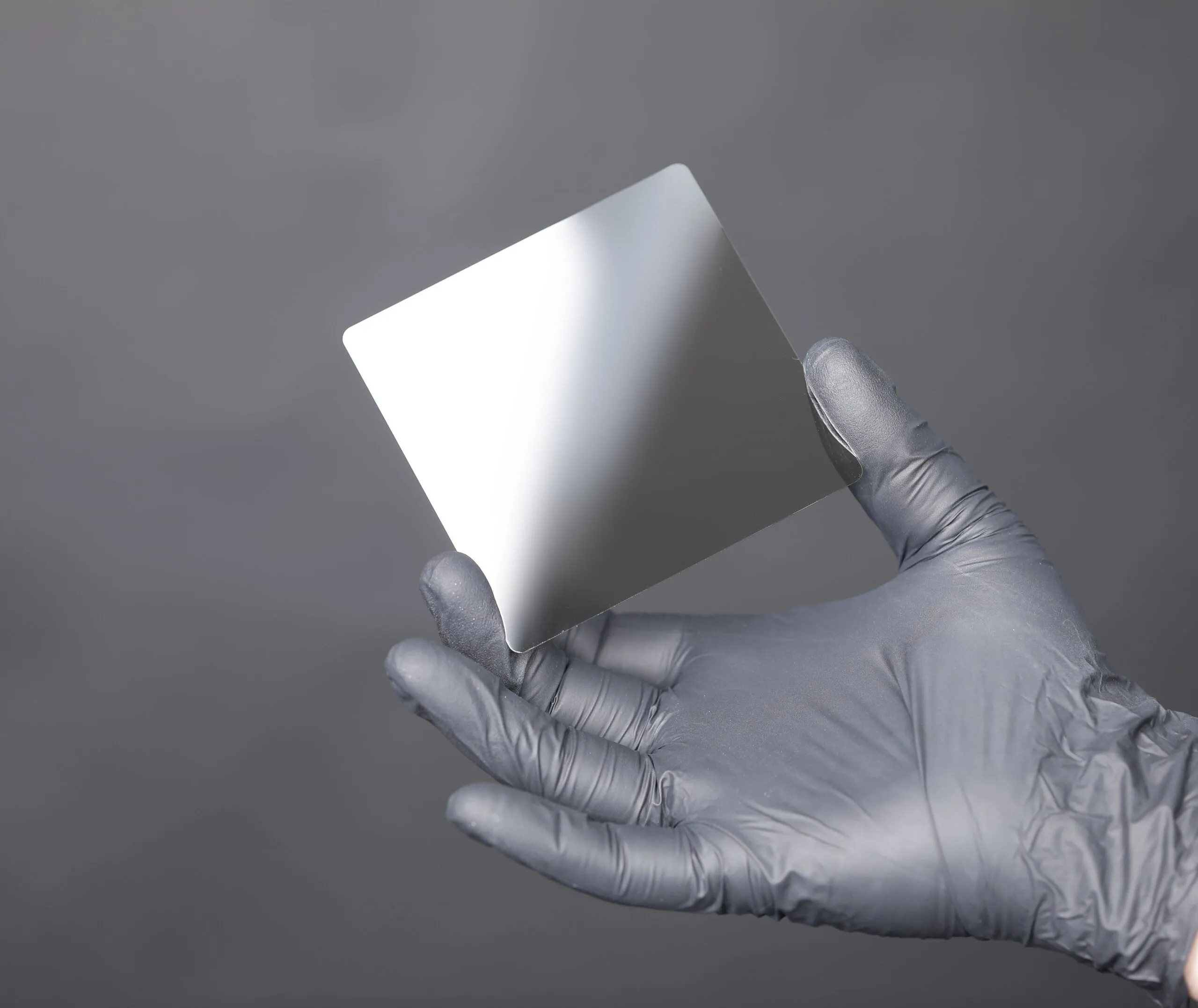 Cerabyte、2030年までに100PBセラミックナノメモリストレージの開発を計画：テープストレージの置き換えを狙う