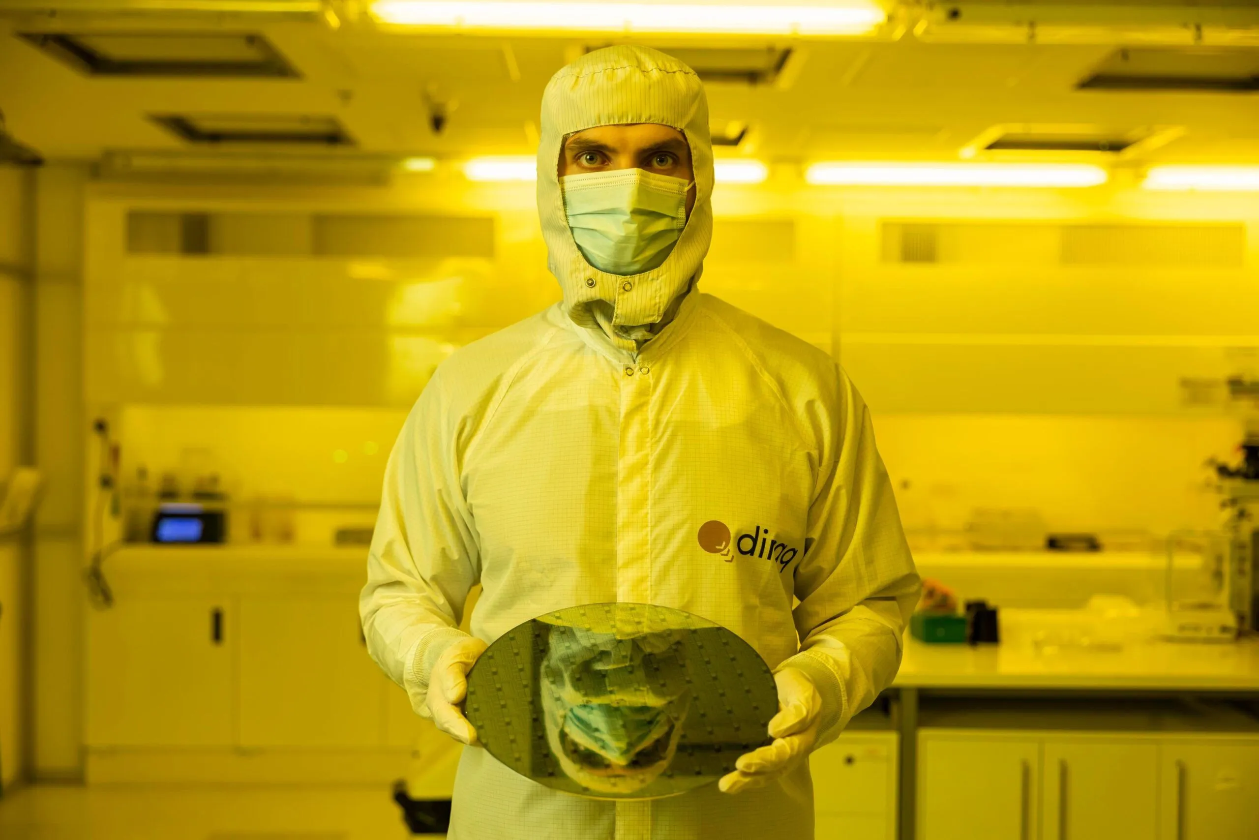 シリコン量子コンピュータ、ついに「製造の壁」を突破：半導体工場の標準技術で99%超の精度を実現、量産が加速へ