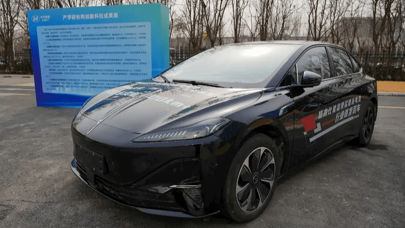 中国企業が1,000km航続可能な半固体電池搭載EVを発表