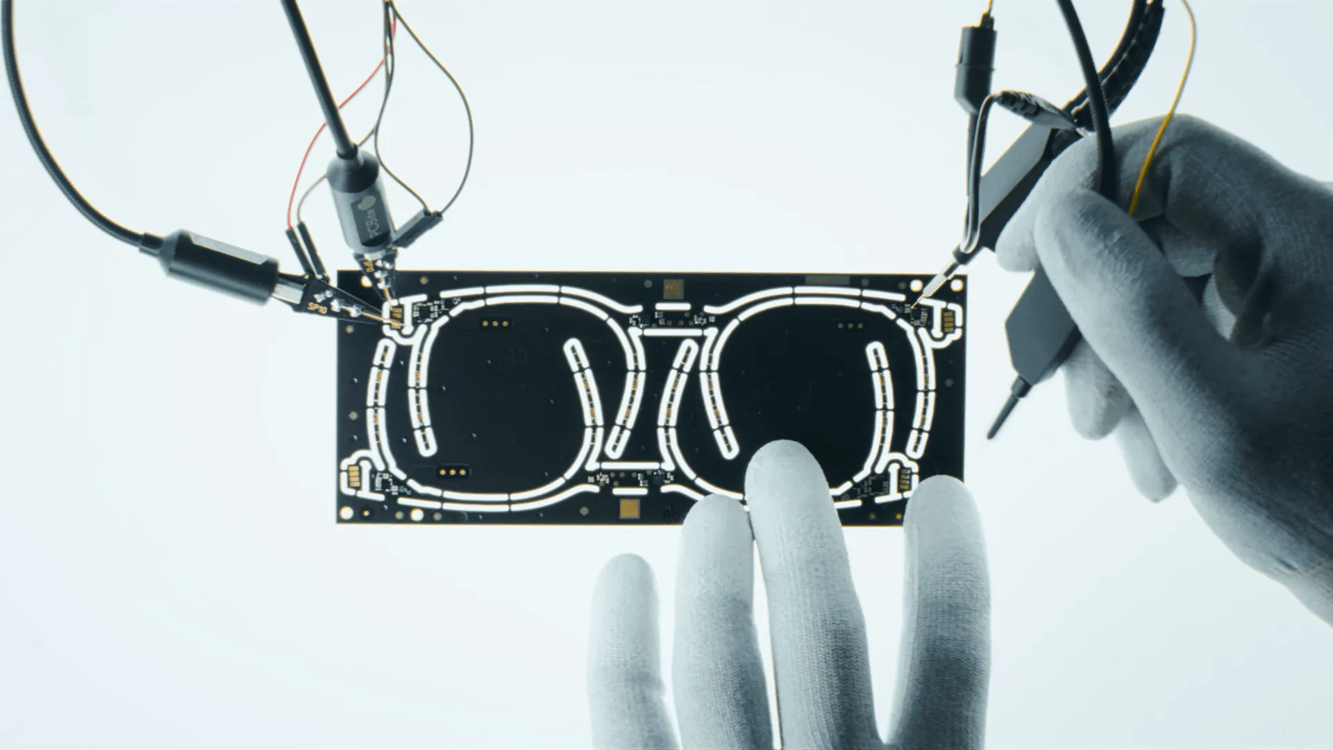 眼鏡の200年の歴史を終わらせる「オートフォーカス」革命：IXIの液晶レンズが描くポスト老眼の世界