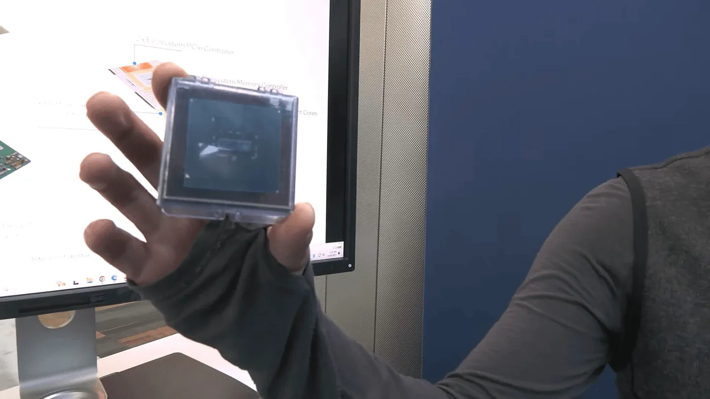 Intel、18Aプロセスで製造した“Arm”SoC「Deer Creek Falls」を電撃公開、その狙いと半導体覇権の行方