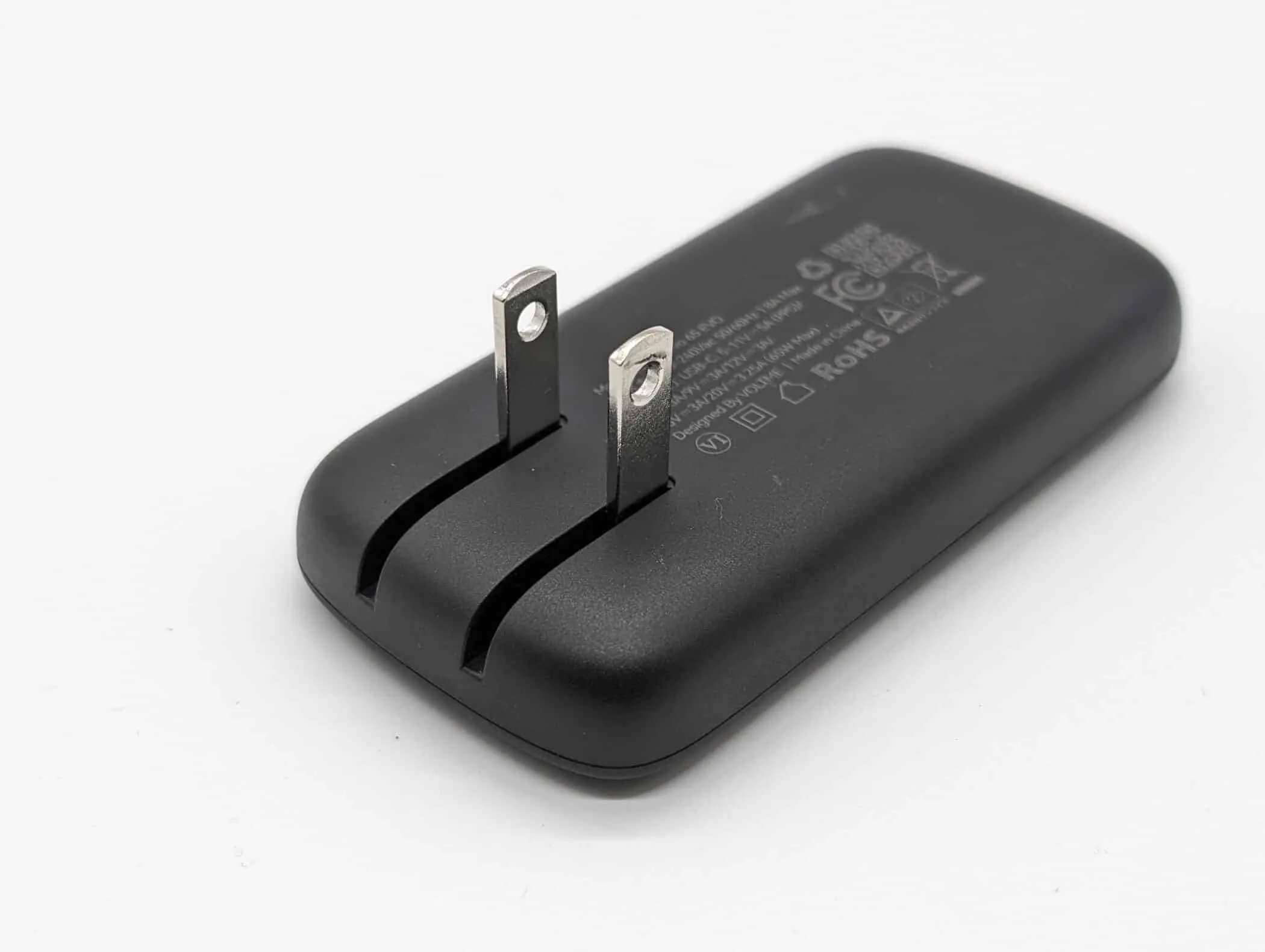 ［レビュー］VOLTME Revo 65 Evo 65Wの薄型充電器