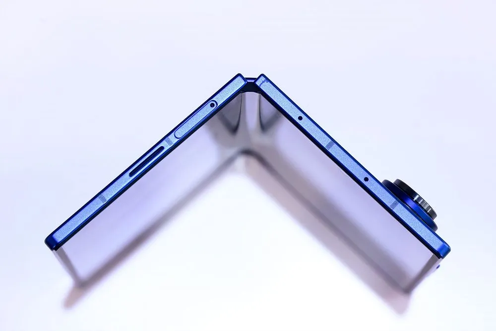 Galaxy Z Fold 7、前モデルの2倍という50万回の折り曲げ耐久性を実現