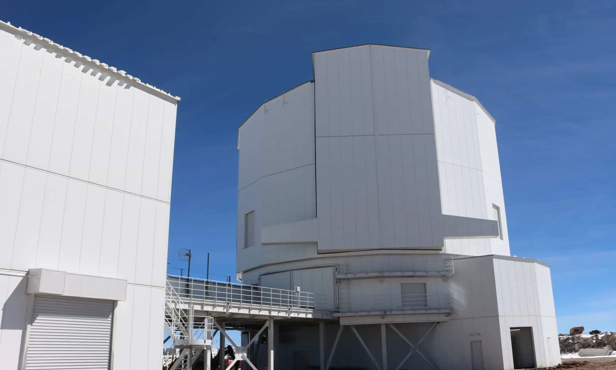 世界で最も高い場所にある天文台がついに稼働