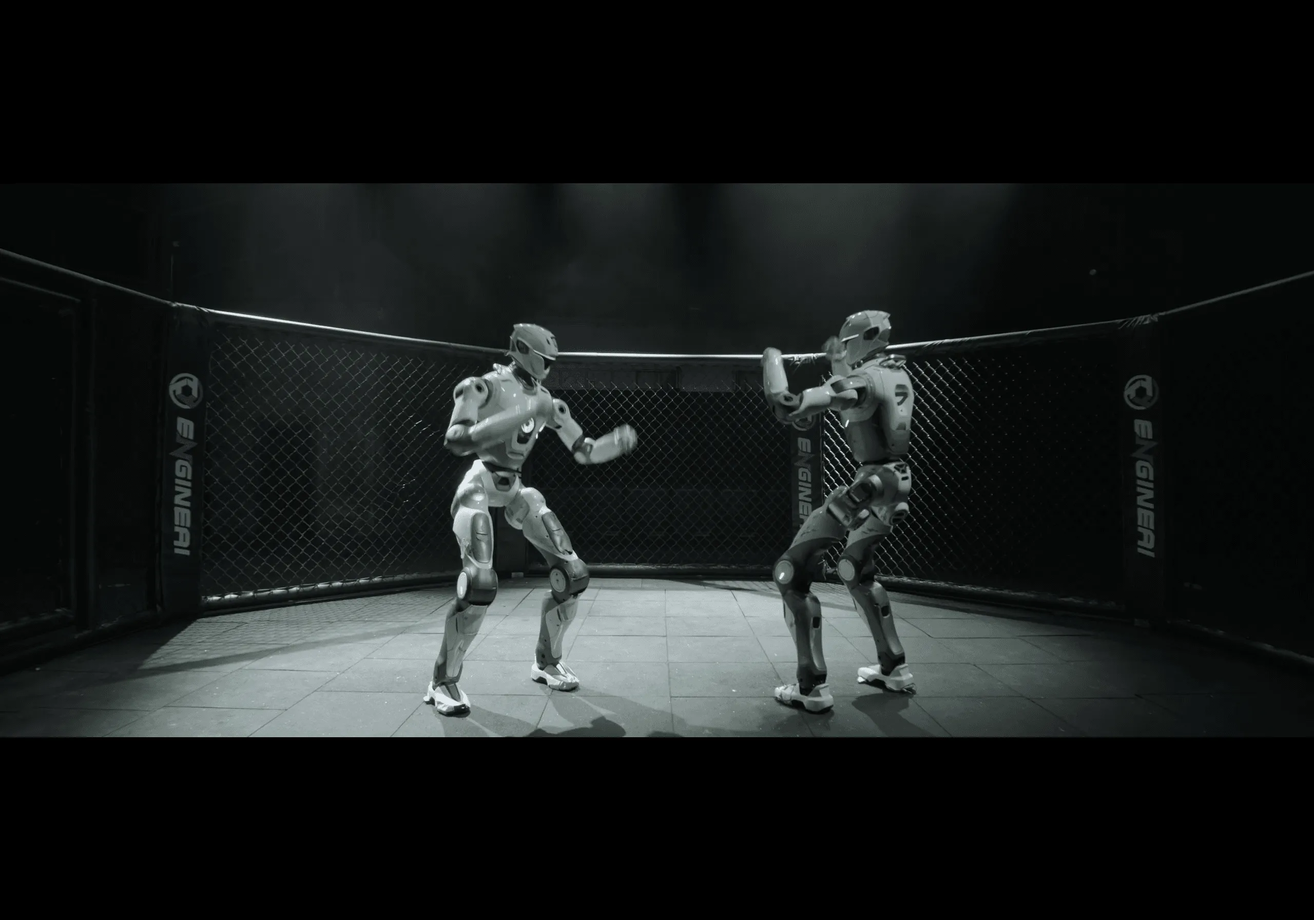 中国で世界初の「人型ロボット格闘リーグ」が開催：中国が描くAIと身体性の融合戦略