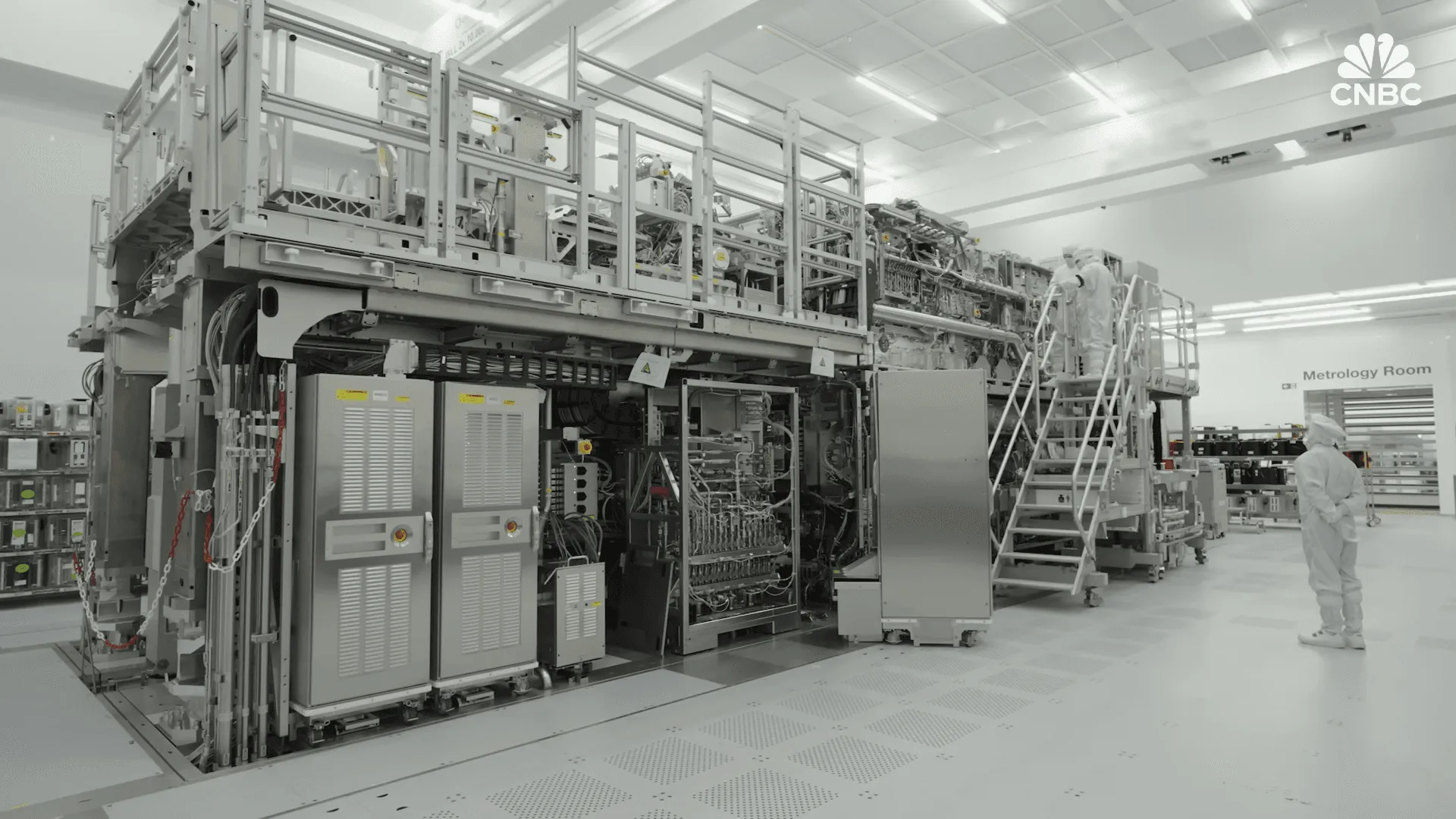 ASML、次世代半導体製造の鍵を握る「High-NA EUV」マシン製造現場を公開：半導体の未来を垣間見る