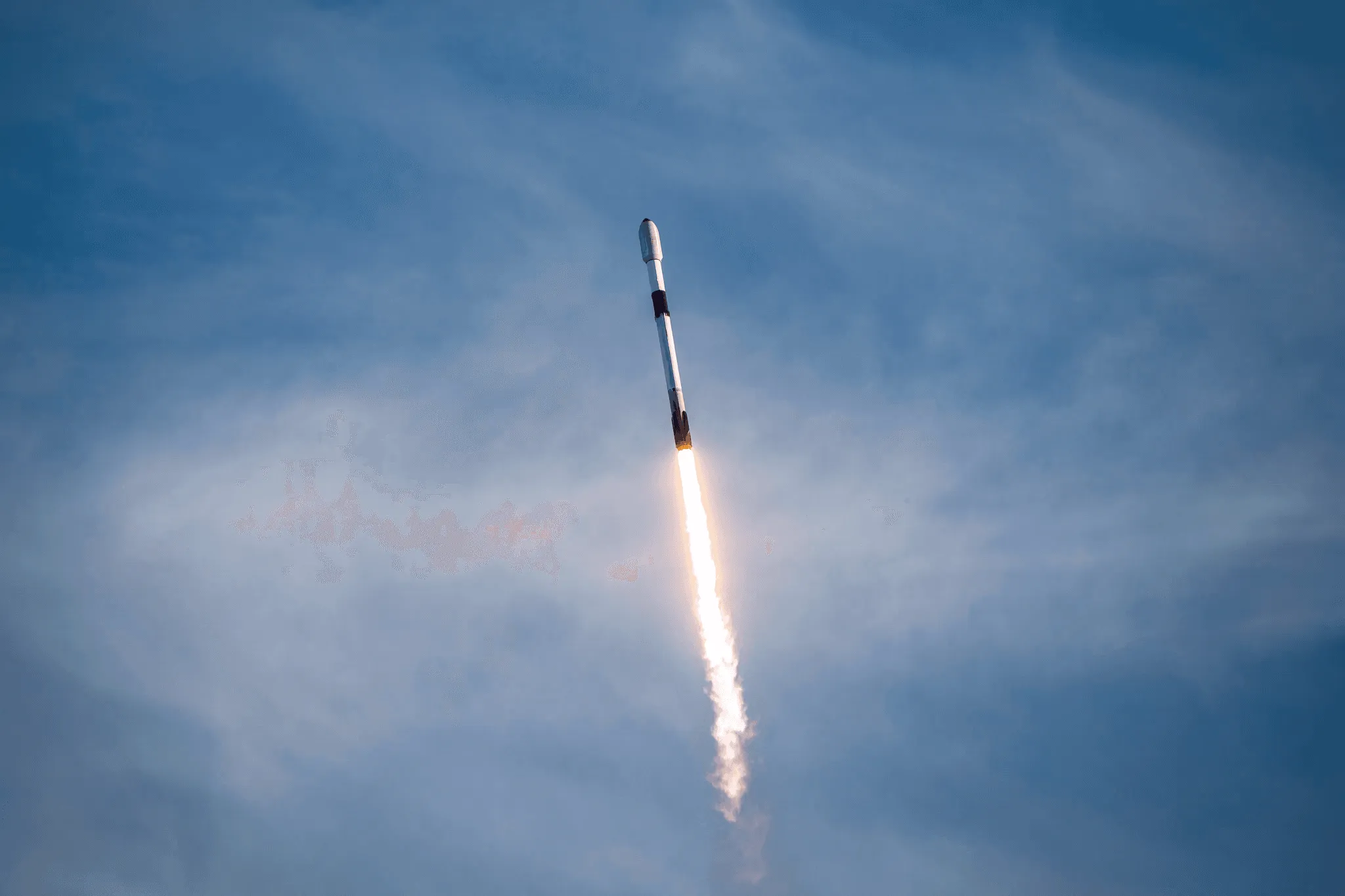 Besxar、SpaceXと組んで宇宙での次世代半導体素材製造を目指す：わずか10分で帰還するその狙いは宇宙の「真空」にあった
