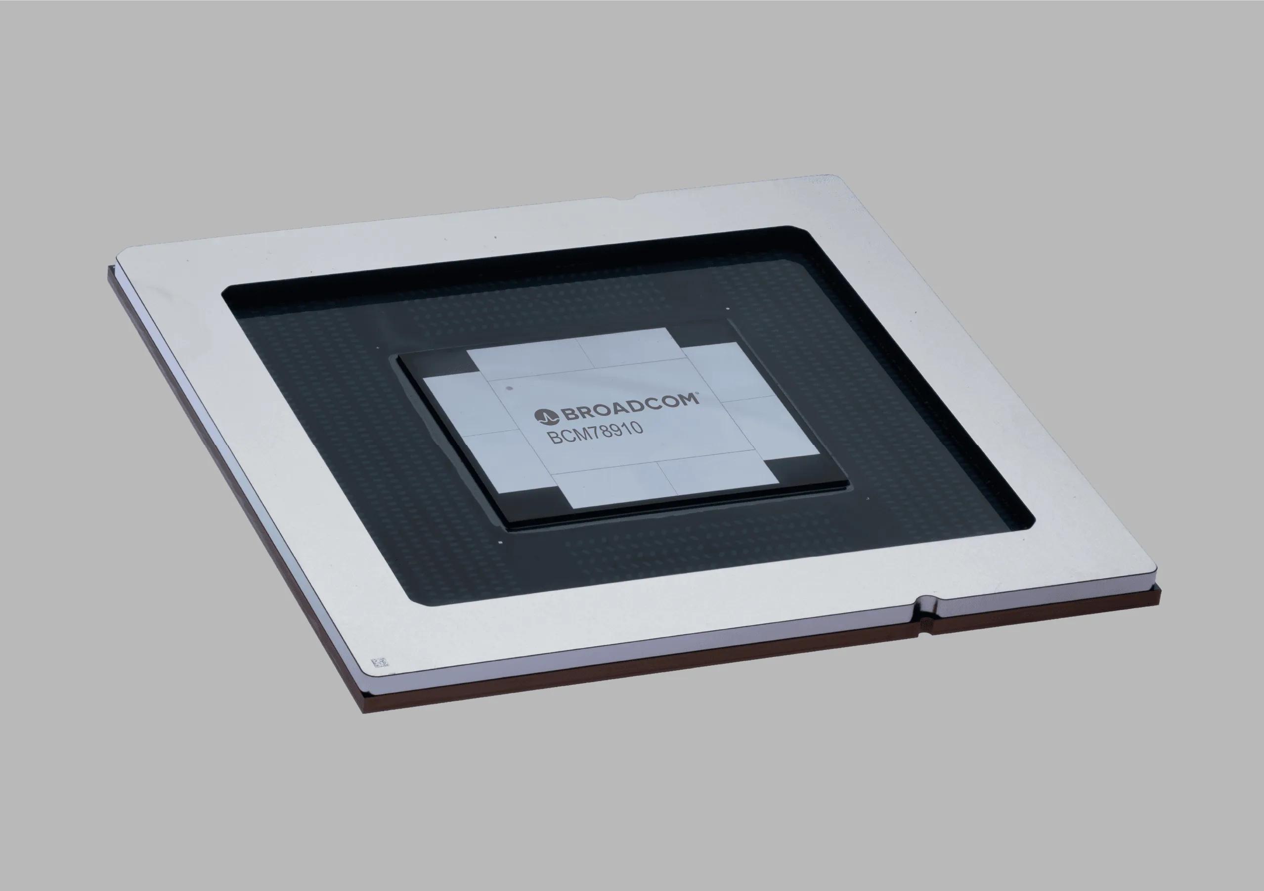 Broadcom、AI時代を加速する102.4Tbpsスイッチ「Tomahawk 6」発表