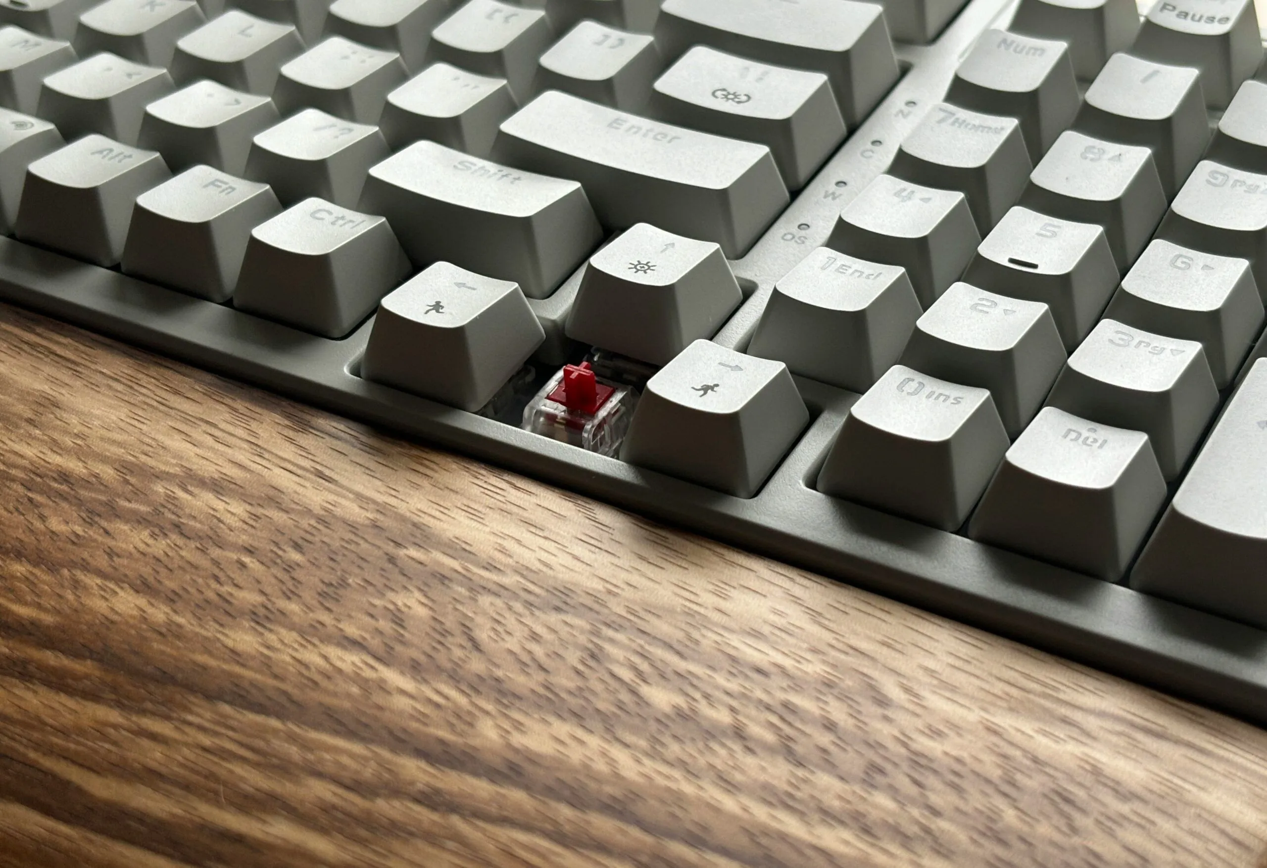 名門Cherryの落日と再生：ドイツ生産終了、ゲーミング事業売却の可能性、そして「スイッチ戦争」の敗北が意味するもの