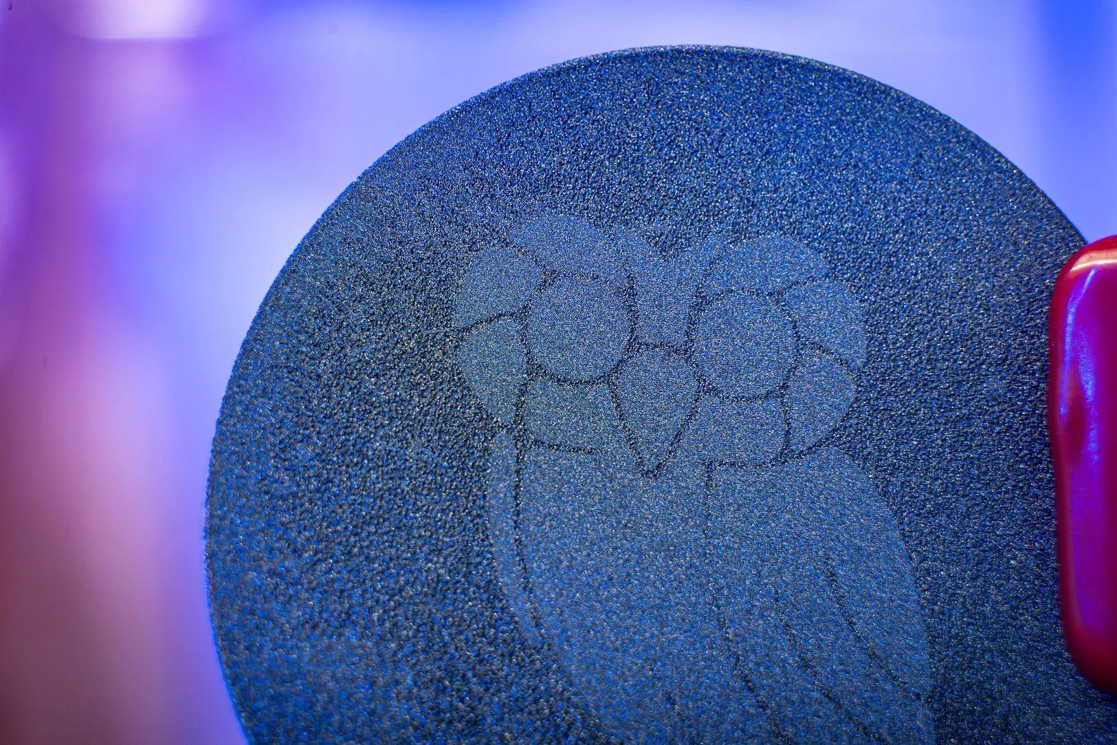 革新的「ダイヤモンド冷却」が半導体の熱問題を打ち破る：ライス大学が開発した23℃の温度低下を実現するボトムアップ成膜技術とは