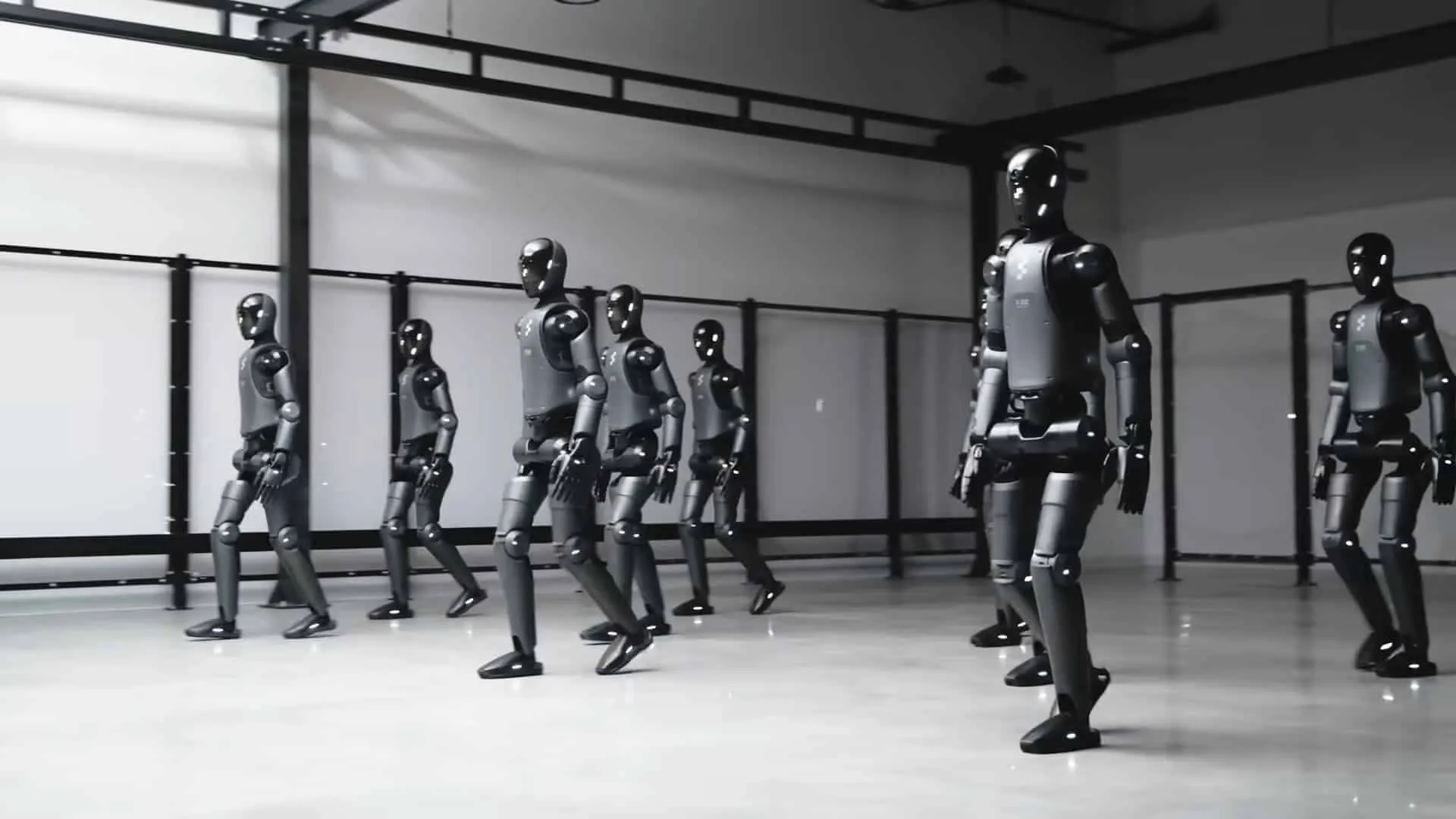 Figure AI、強化学習で「人間らしく歩く」ヒューマノイドロボットを実現