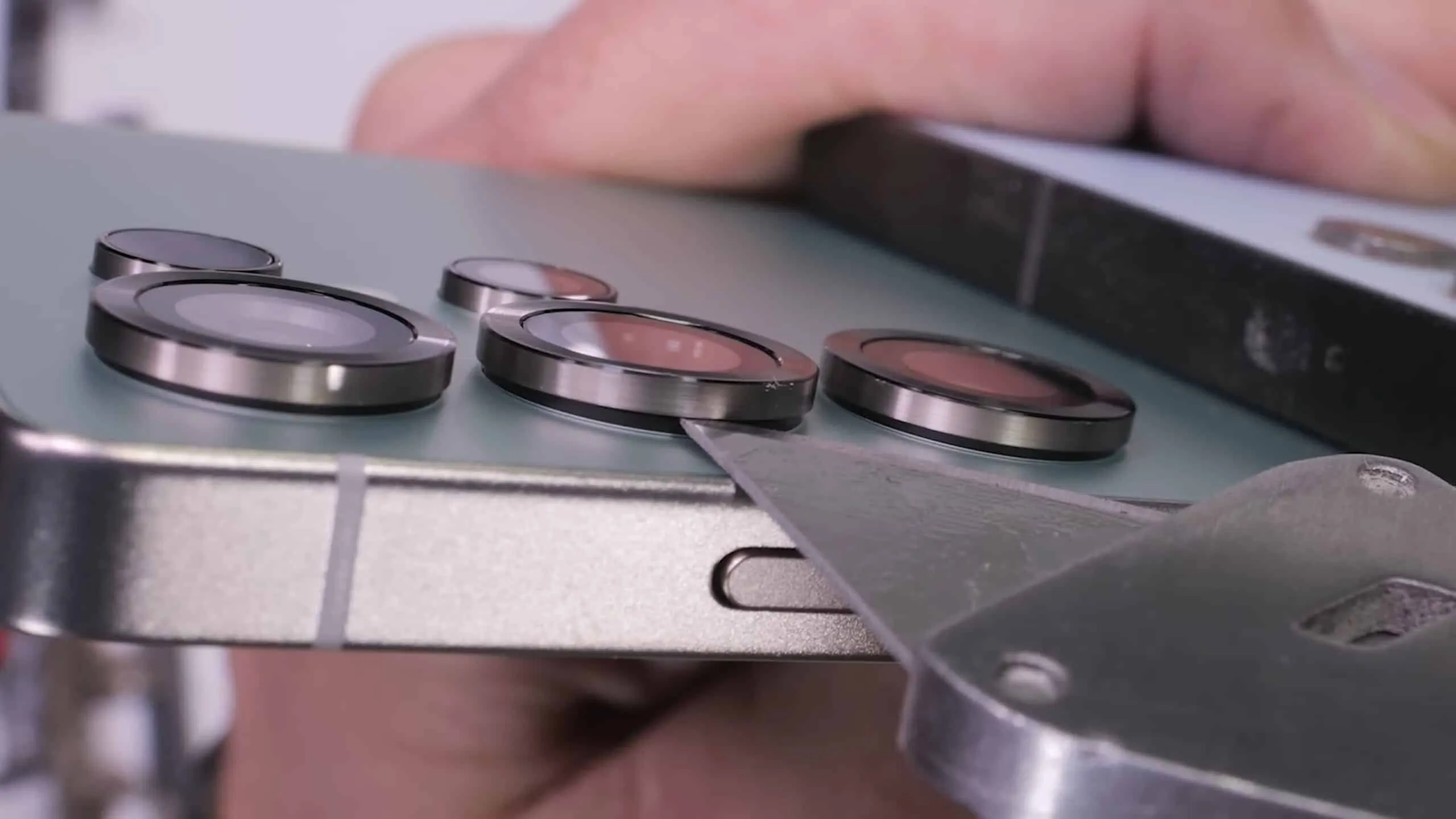 Galaxy S25 Ultraが早速過酷なテストにさらされ、品質面での妥協が明らかに