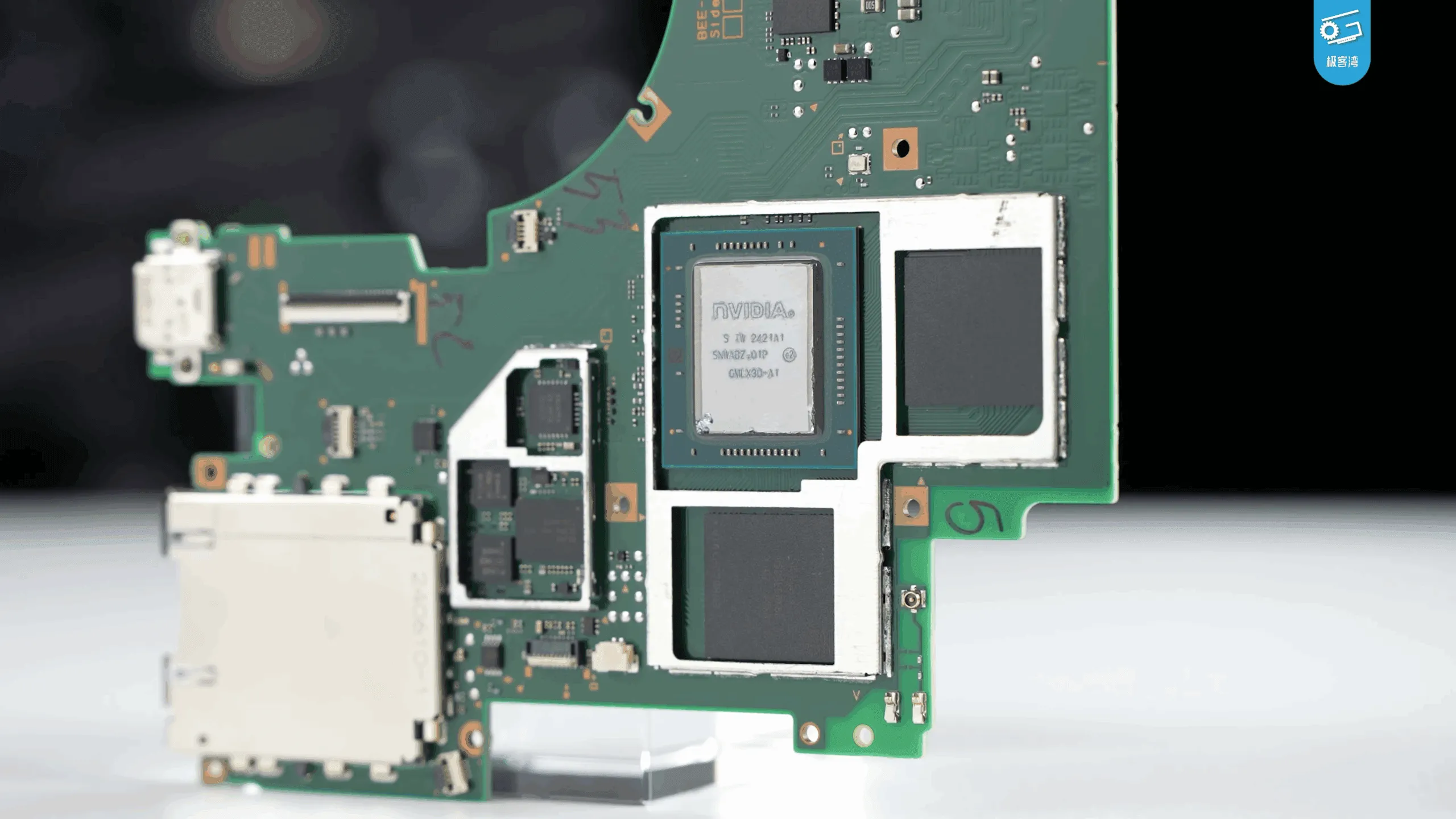 Nintendo Switch 2の流出マザーボードが徹底解剖され噂のNVIDIA「T239」の実力と次世代ゲーム体験の全貌が明らかに