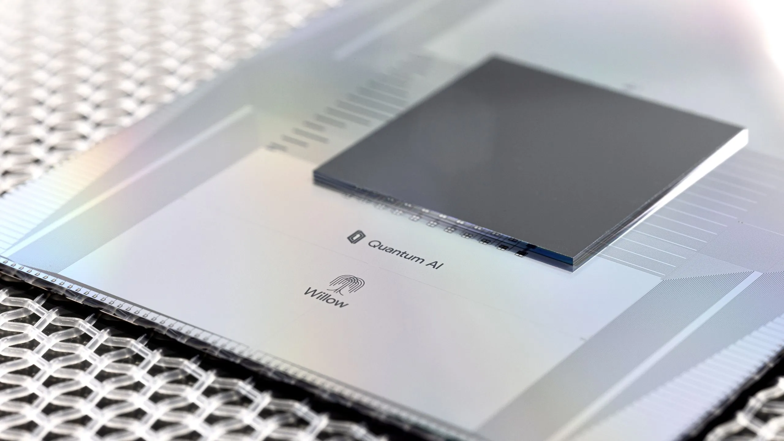 Googleの量子チップ「Willow」は“並行宇宙”を覗いたのか？世界初「時間駆動型」新物質相の生成に成功