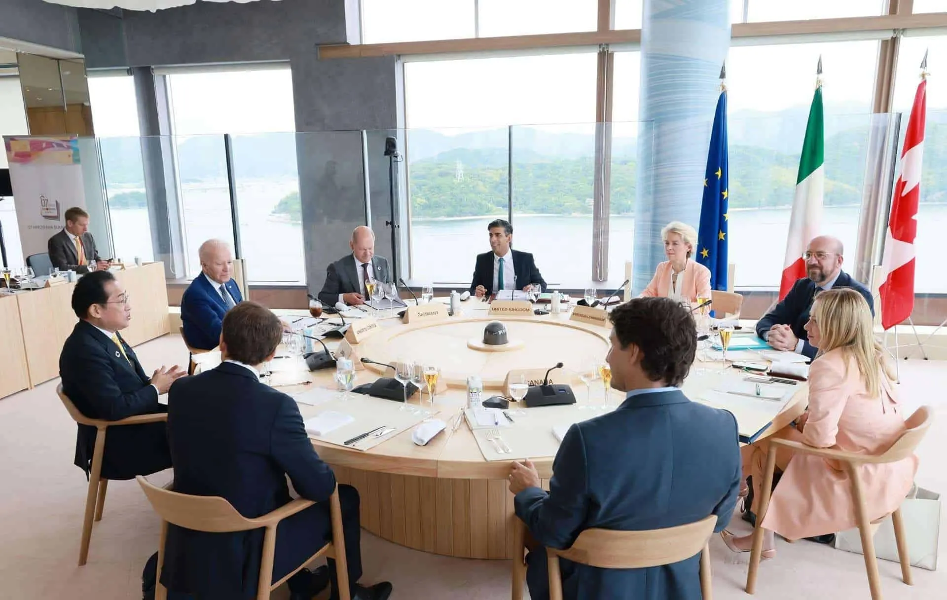 G7首脳、「ヒロシマAIプロセス」で生成AIをグローバルに規制へ