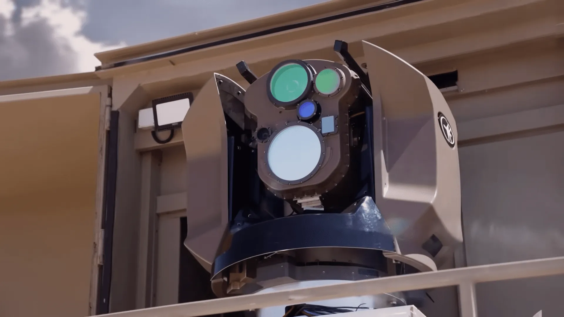 イスラエル軍、世界初の実戦用高出力レーザー迎撃システム「アイアン・ビーム」を正式配備