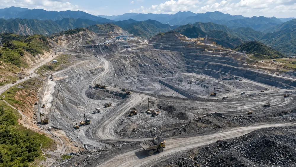 中国が世界2位の巨大レアアース鉱床を四川で確認、埋蔵量は一挙に3倍超