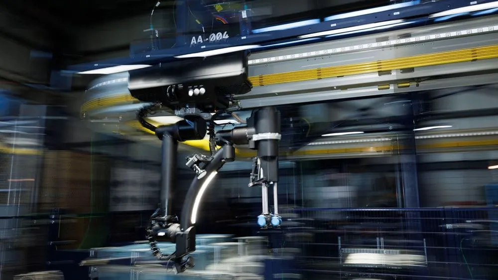 Amazon新ロボット「Blue Jay」発表、倉庫の3作業を1台でこなす驚異の統合力