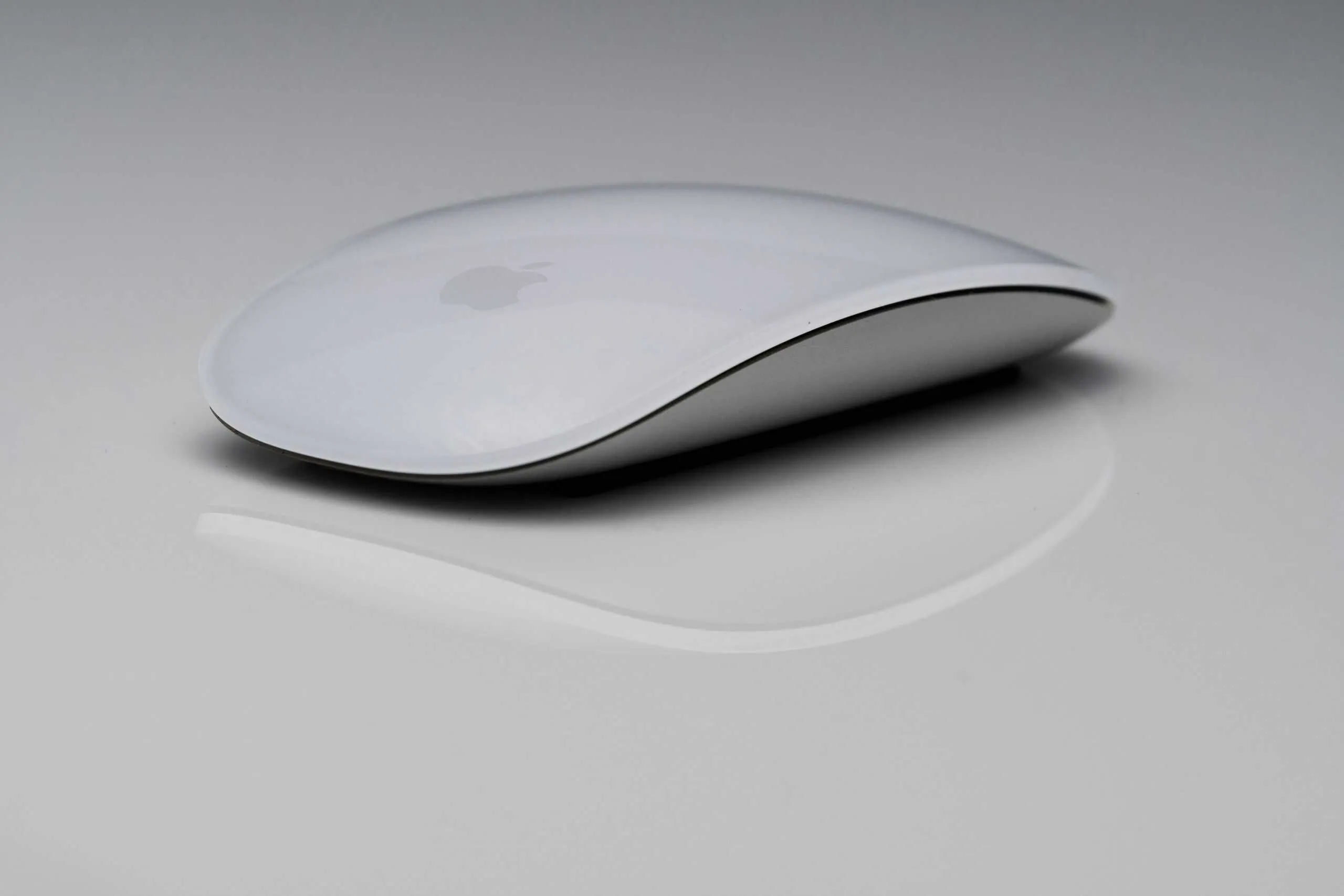 Apple、Magic Mouseの大規模なオーバーホールを計画、15年来の充電ポート批判に対処か