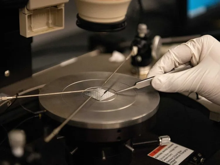 液体金属とセラミックの新複合材料が従来比72%の冷却性能向上を実現