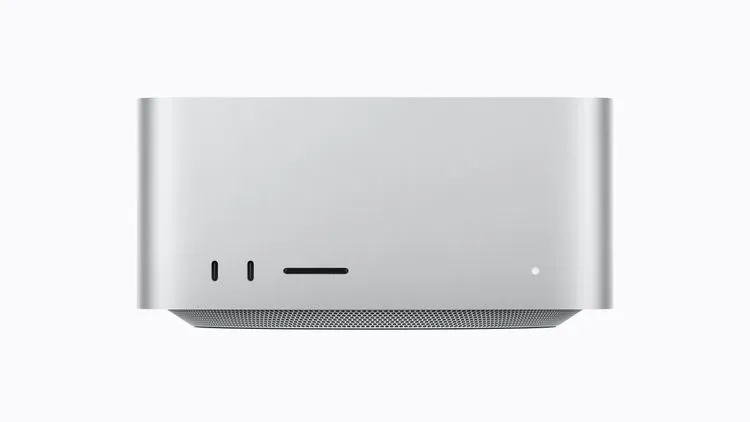 シルバーのMac Studio