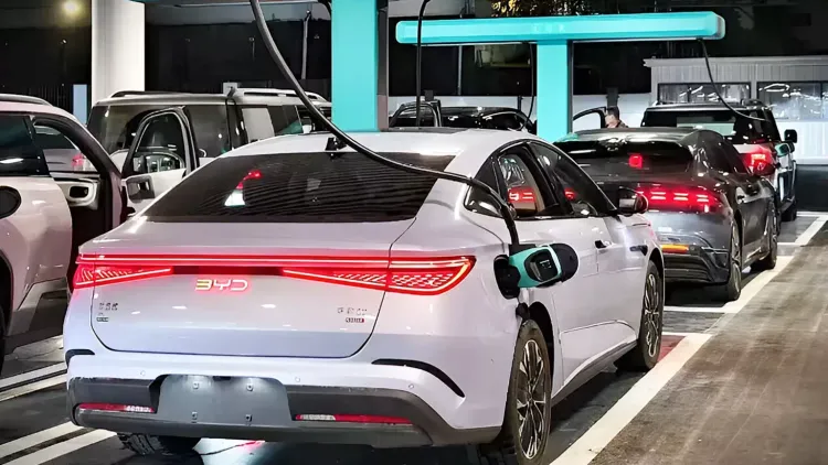 BYDがメガワット級「1500kW」超急速充電網の本格運用へ：EVインフラの勢力図を塗り替える真の狙い