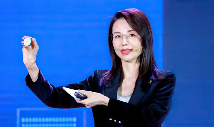 中国産と宣伝していた「PowerStar」CPUは、やはり中身はIntel製だった