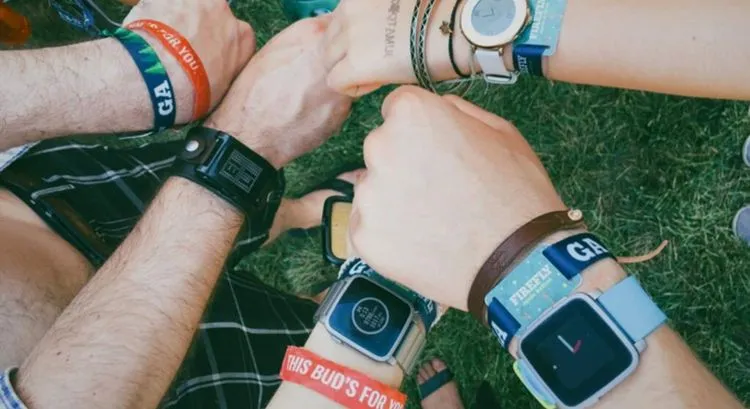 伝説のスマートウォッチ「Pebble」が復活へ:創業者Eric Migicovsky氏が再始動、Googleがソースコード公開
