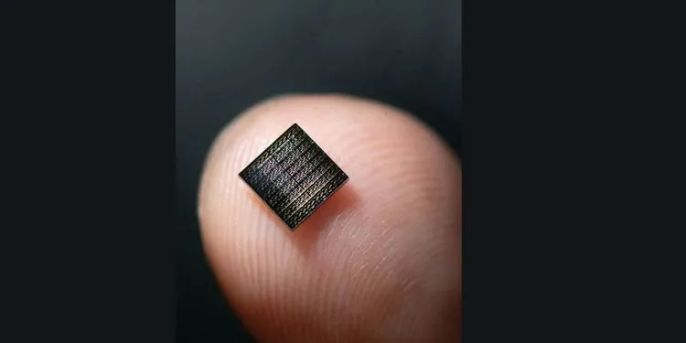 脳の化学反応をチップで再現：「原子の動き」で計算を行う次世代コンピュータの可能性