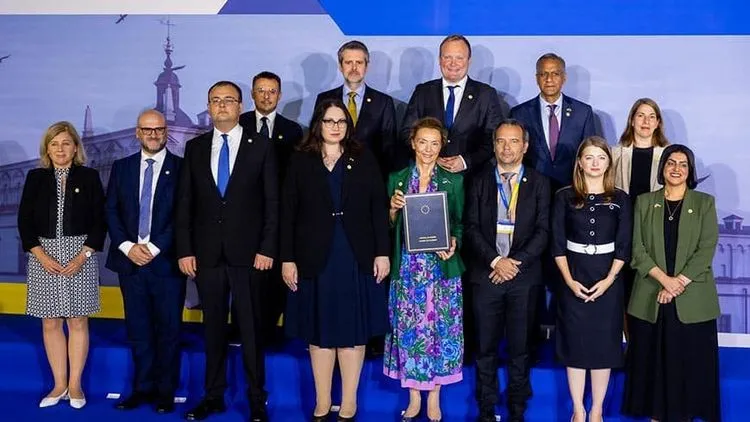 米英EUら13カ国がAI国際条約に署名、AIの安全性確保へ大きな一歩