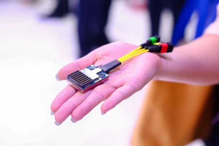 Huawei Demonstrates 7.2Tbps NPO Optical Module as AI Interconnect Rivals Differ on Layout and Serviceability