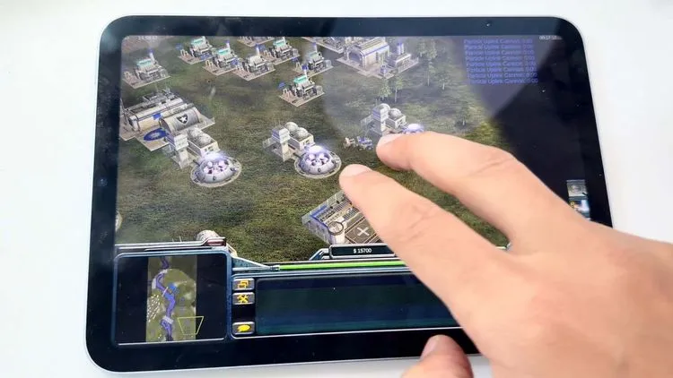 タブレットでゲームをプレイ