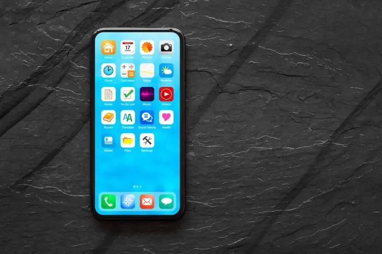 Appleは2025年、大幅なデザイン変更を加えた“スリム”で“高価”なiPhone 17モデルを投入する