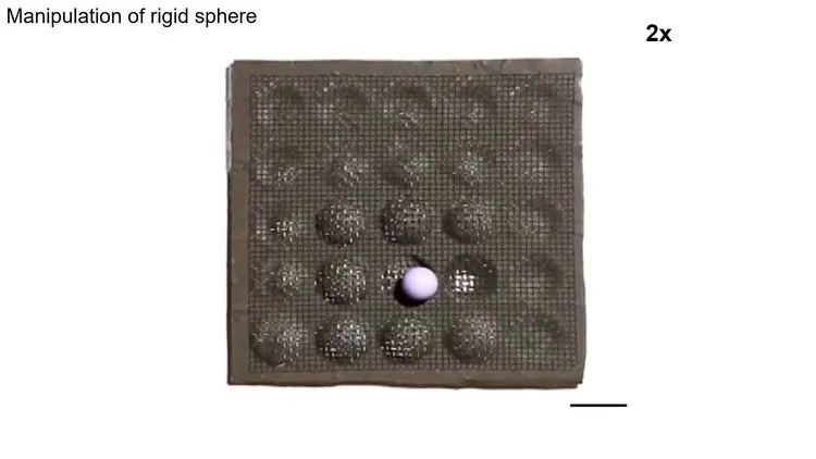 物をつかまずに磁場制御で運ぶことが可能な革新的な「切り紙メタシート」が開発される