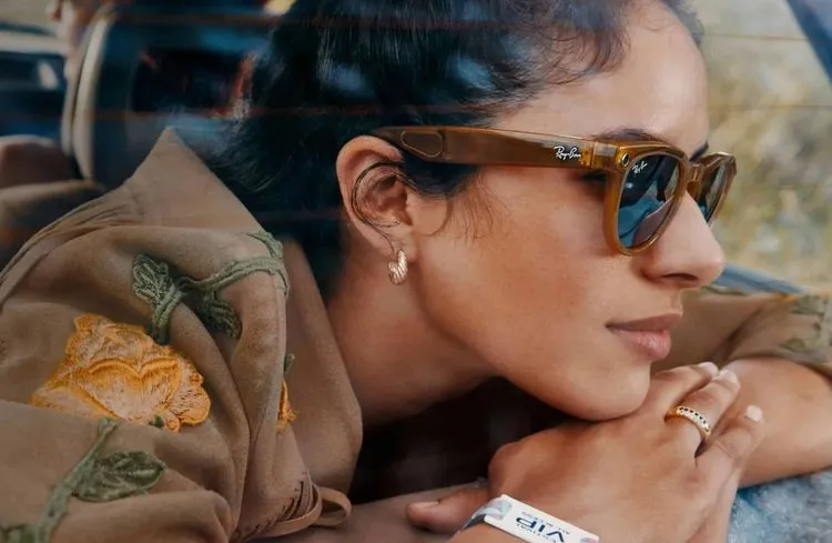 Apple、2027年に革新的スマートグラスとカメラ付きAirPodsをリリース？Vision Pro技術の活用計画が明らかに