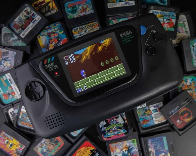 Apple、App Storeに関するガイドラインを更新、ゲームエミュレーターの公開が可能に