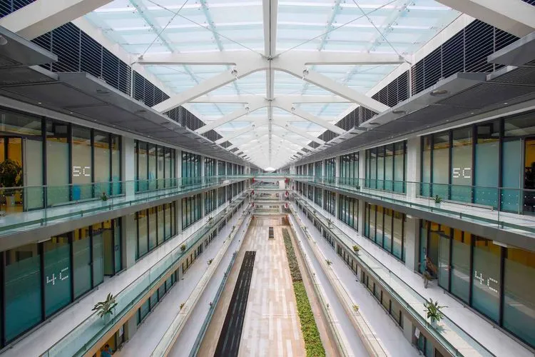 Huaweiの「AI SSD」はHBM依存を終わらせるか？メモリの壁を壊す新戦略の全貌