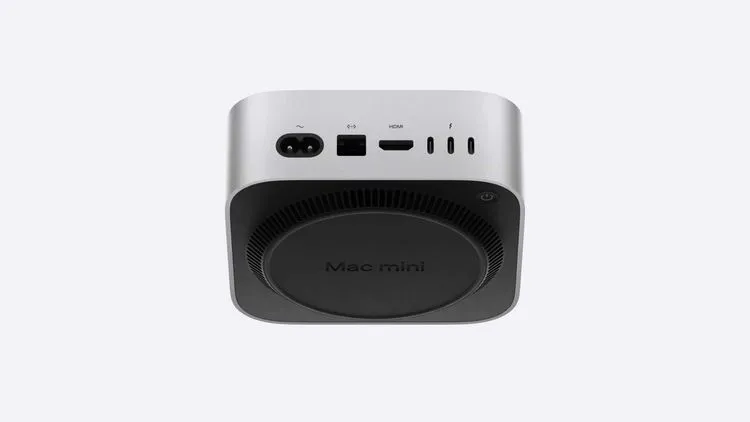 AppleのM4搭載新型Mac mini、物議を醸す&#8221;底面電源ボタン&#8221;採用の謎