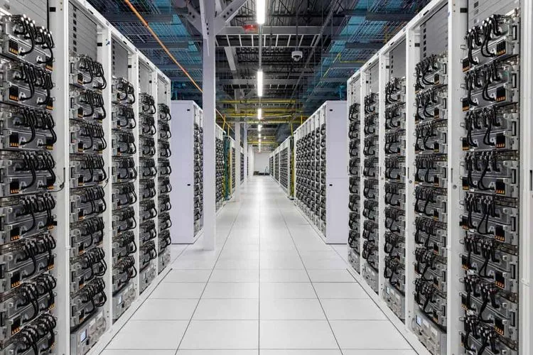 400億ドル連合がデータセンター「Aligned Data Centers」買収 &#8211; Microsoft、NVIDIA、xAIが組んだ真意とは