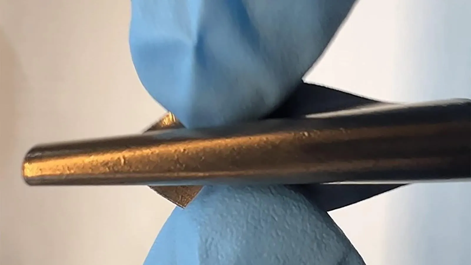 「丸める」だけで超伝導が出現？ 2次元素材MXeneを1次元化するドレクセル大の新手法が物理学を書き換える