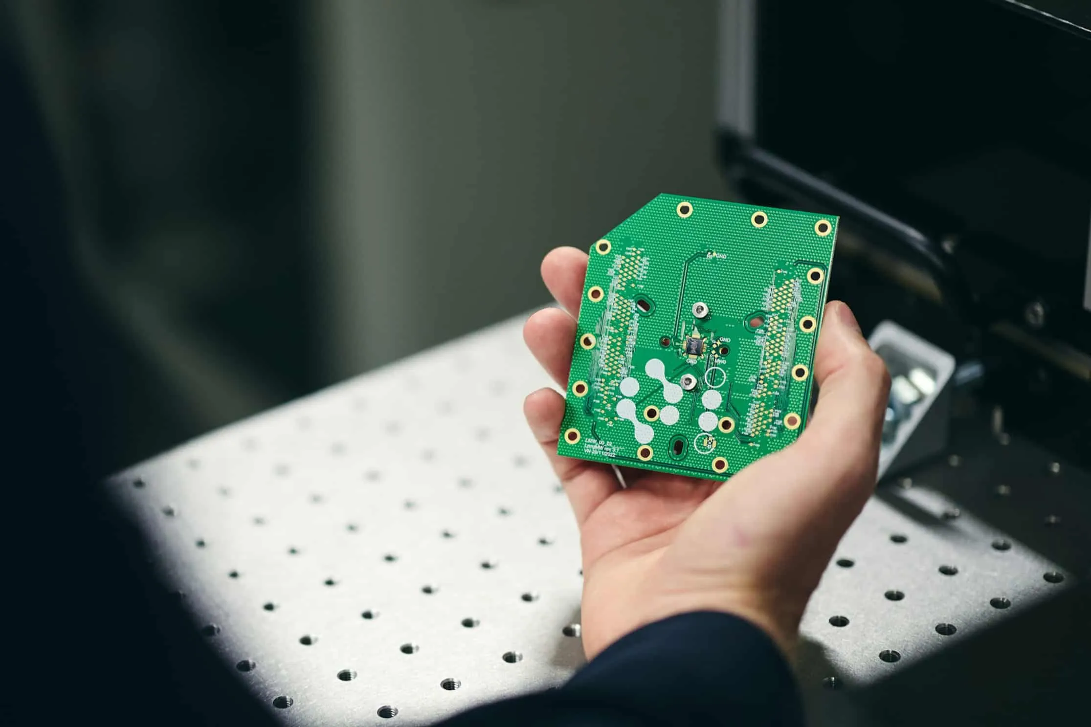 Oxford Ionicsが記録破りの量子チップの開発に成功、商業化に弾み