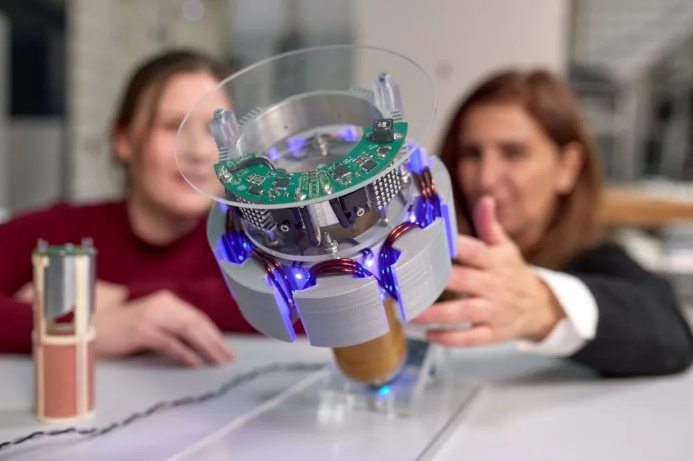 シュトゥットガルト大学が達成した効率95%のワイヤレス充電がレアアース問題を終わらせる