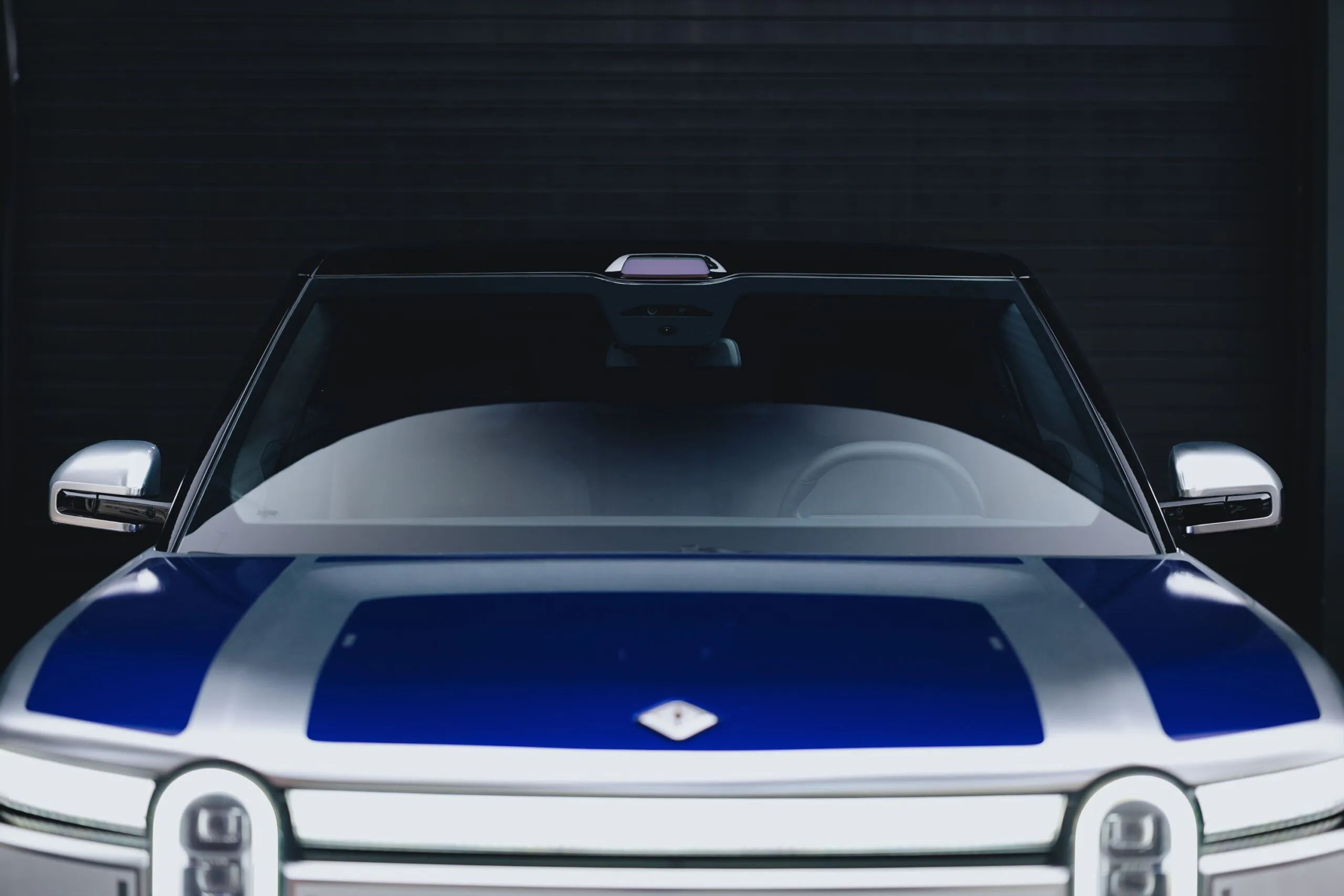 Rivianが描く「AI定義型車両」の全貌：独自チップRAP1とLiDAR戦略が示唆するTeslaへのアンチテーゼ