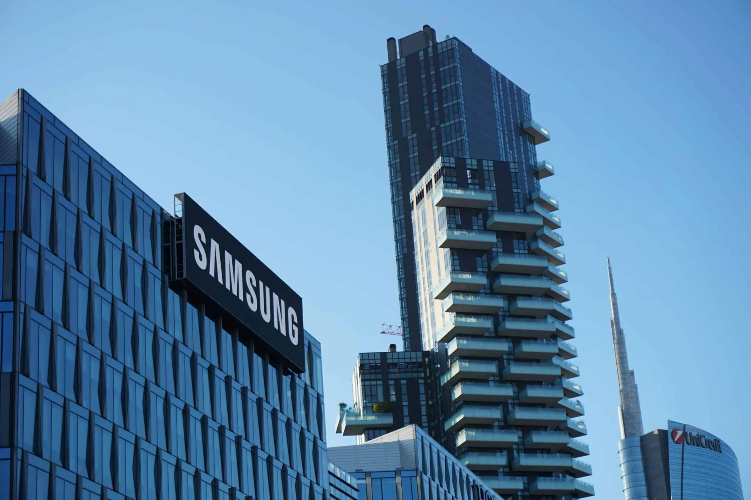 Samsung、HBM開発で苦戦の背景 &#8211; 内部告発で浮き彫りになった組織文化の問題