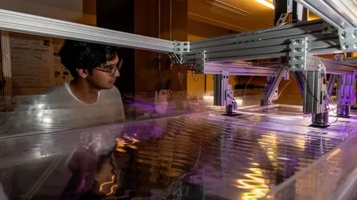 見えない量子の干渉を「水槽の波」で可視化。OISTが暴いた空間全体のトポロジー