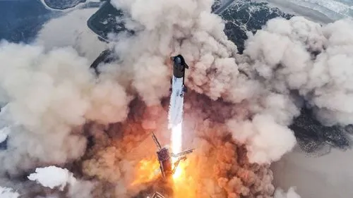 SpaceX、4回目の飛行試験で大成功を収める