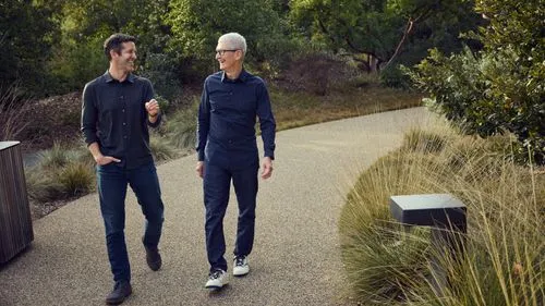 Apple新CEOにジョン・ターナス就任：クック執行会長との分担体制が始動