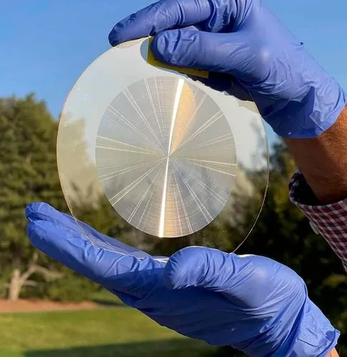 平面レンズが拓く望遠鏡の未来：軽量化と高画質化を実現する新技術